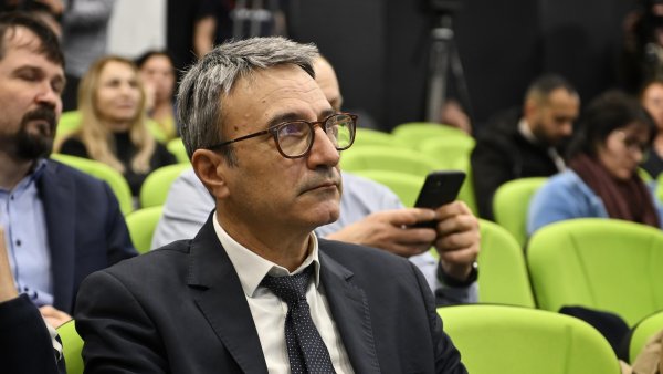 Трайчо Трайков е предложен за служебен министър на енергетиката в кабинета &bdquo;Гюров&ldquo;. Трайков бе кмет на район &bdquo;Средец&rdquo;. Преди това той е общински съветник в Столичен общински съвет, финансов и стратегически консултант и предприемач, по информация в сайта на район &bdquo;Средец". От 2009 г. до 2012 г. е министър на икономиката, енергетиката и туризма, а преди това &ndash; член на ръководния екип на енергийната компания ЕВН в България.
